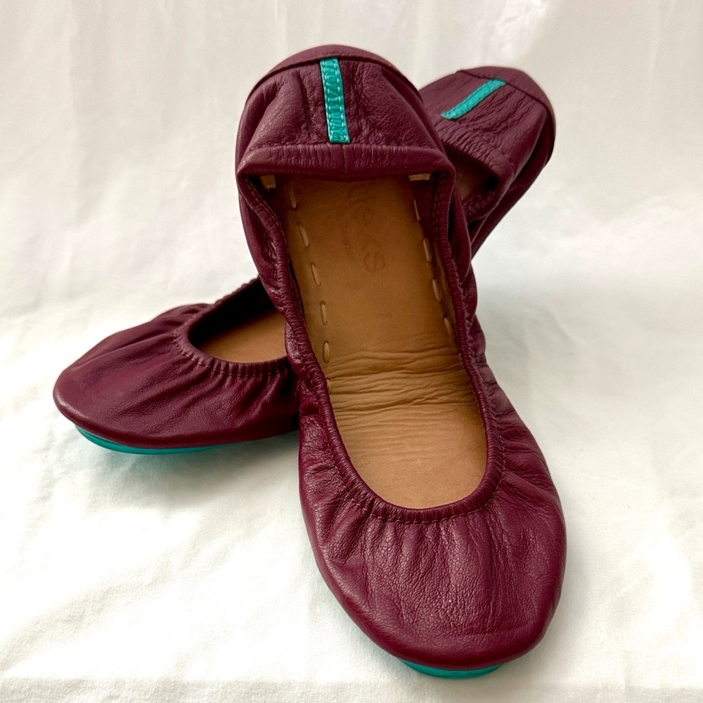 Tieks Burgundy Leather Ballet Flats Size 7 - Picture 2 of 11